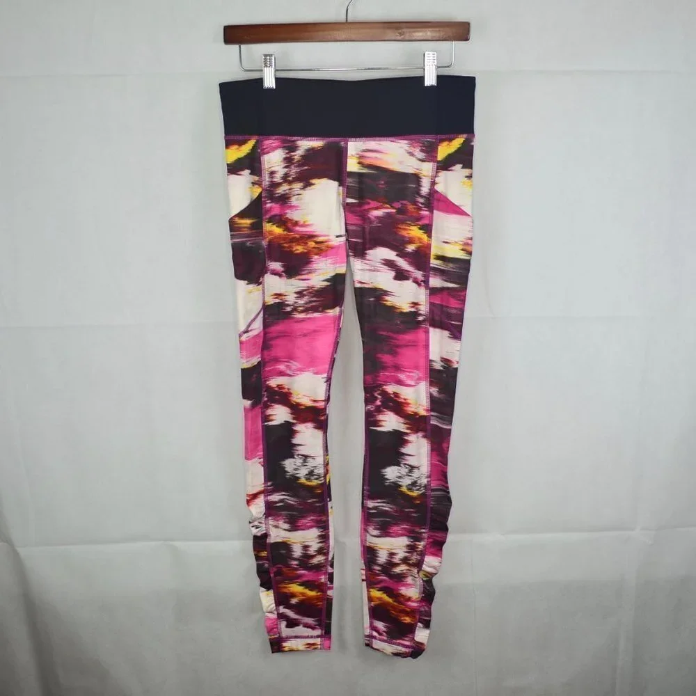 lululemon Speed Tight IV Luxtreme Size 8 in Pigment Wind Berry Rumble Multi